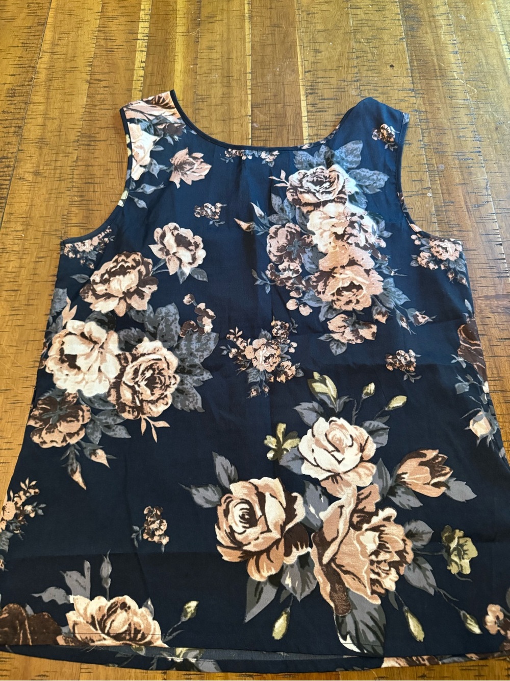 Vero Moda Large Navy Floral Sleeveless Camisole with Peach Blooms - Picture 3 of 3